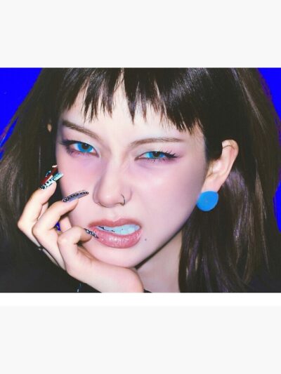 Alternative view of aespa Rich Man Karina New Tapestry